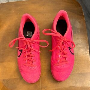 Nike Kids Cleats in Neon Pink